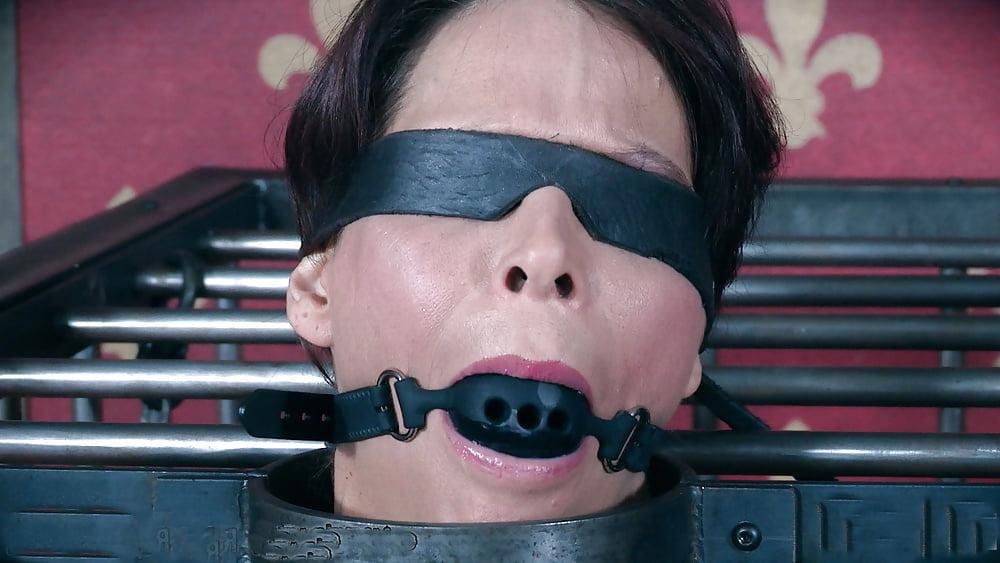 25P BDSM Ladies restraintes