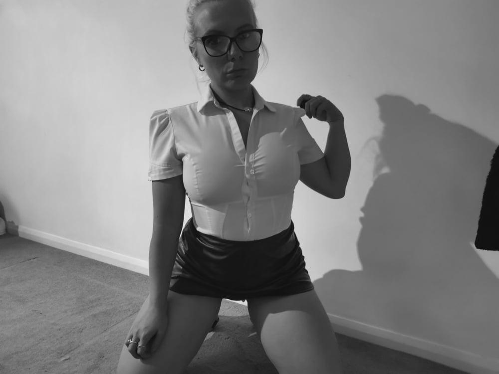25P white shirt or top