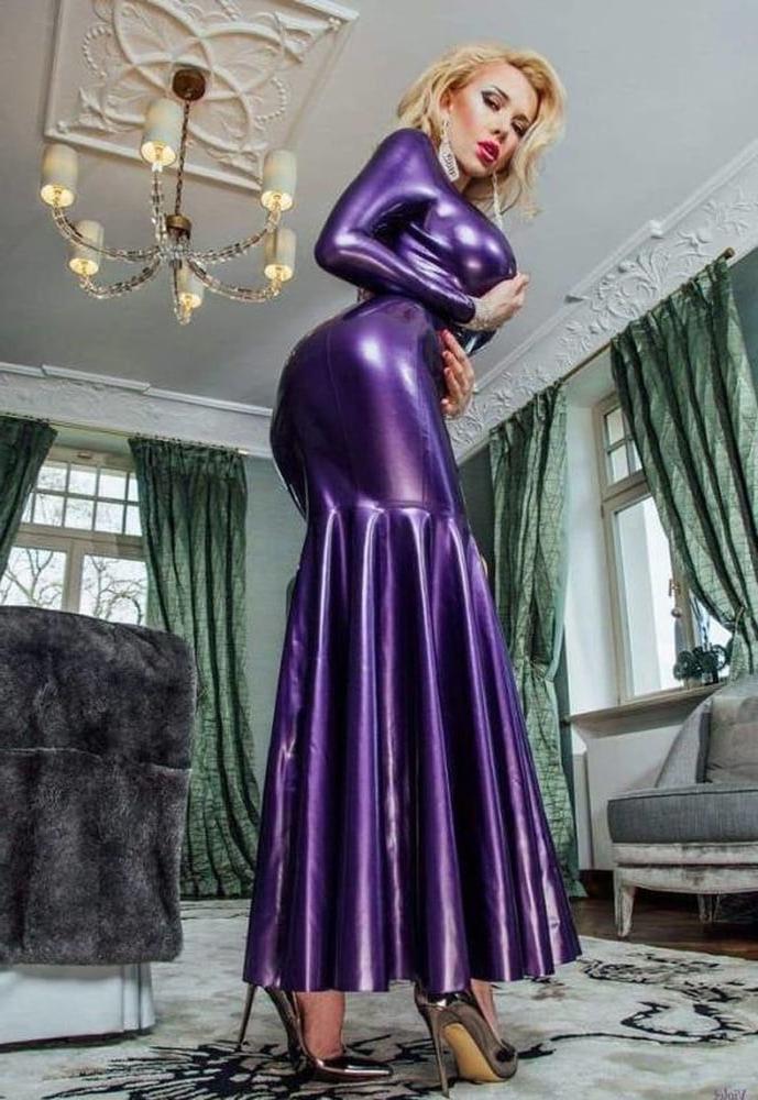 25P Dominant ladies - latex leather etc. 107