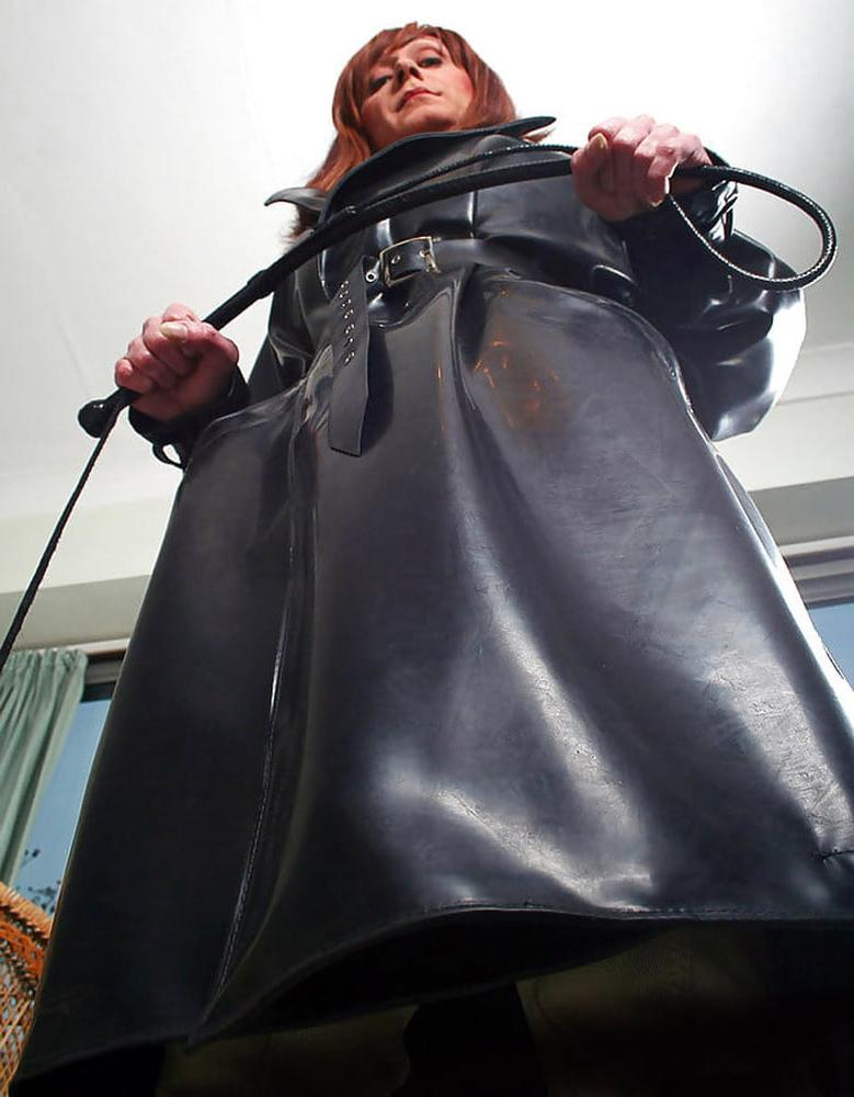 25P Dominant ladies - latex leather etc. 107