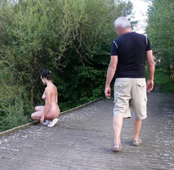 20P exhibition outdoor nudist 90