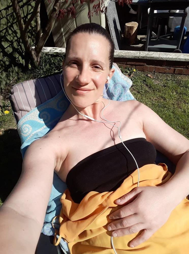 23P Cath Gym slut recent summer pics