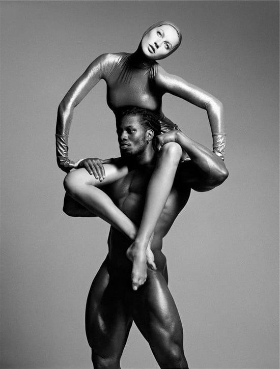 10P Gisele Bundchen Black and White