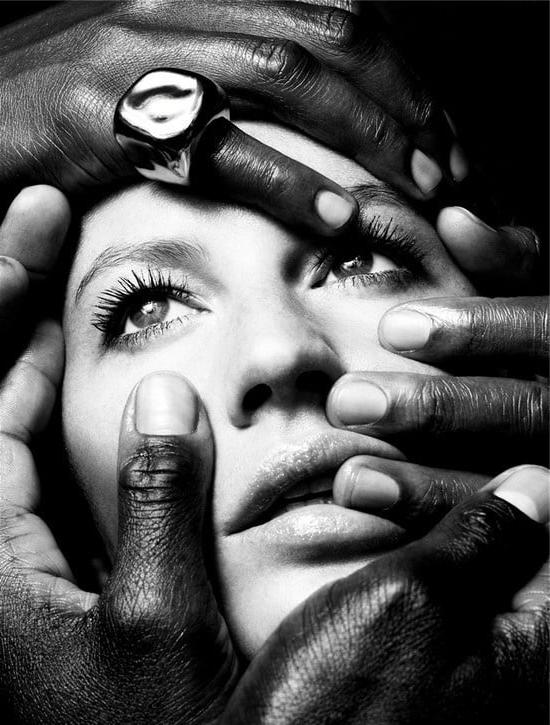 10P Gisele Bundchen Black and White
