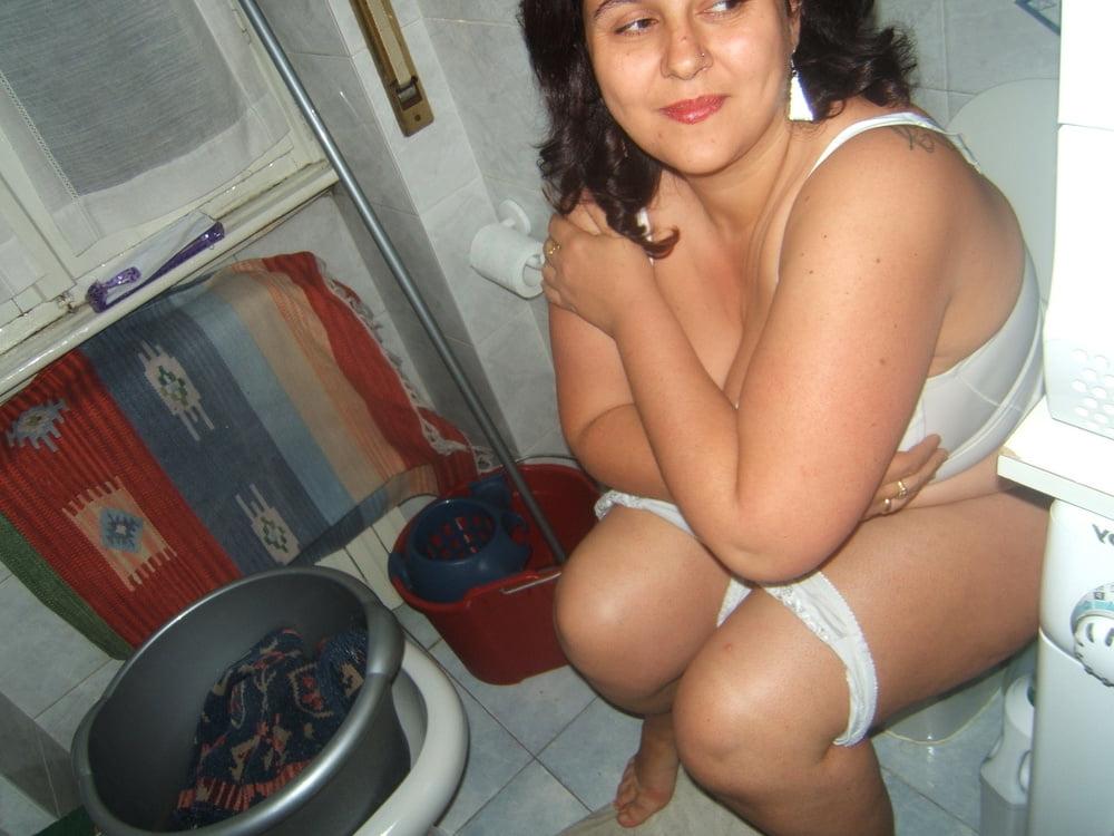 25P Full Bush Mega Busty Milf