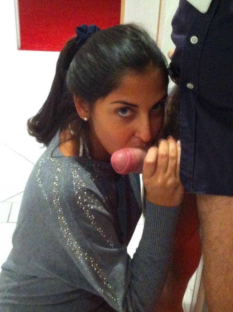 16P Nudist Brunette
