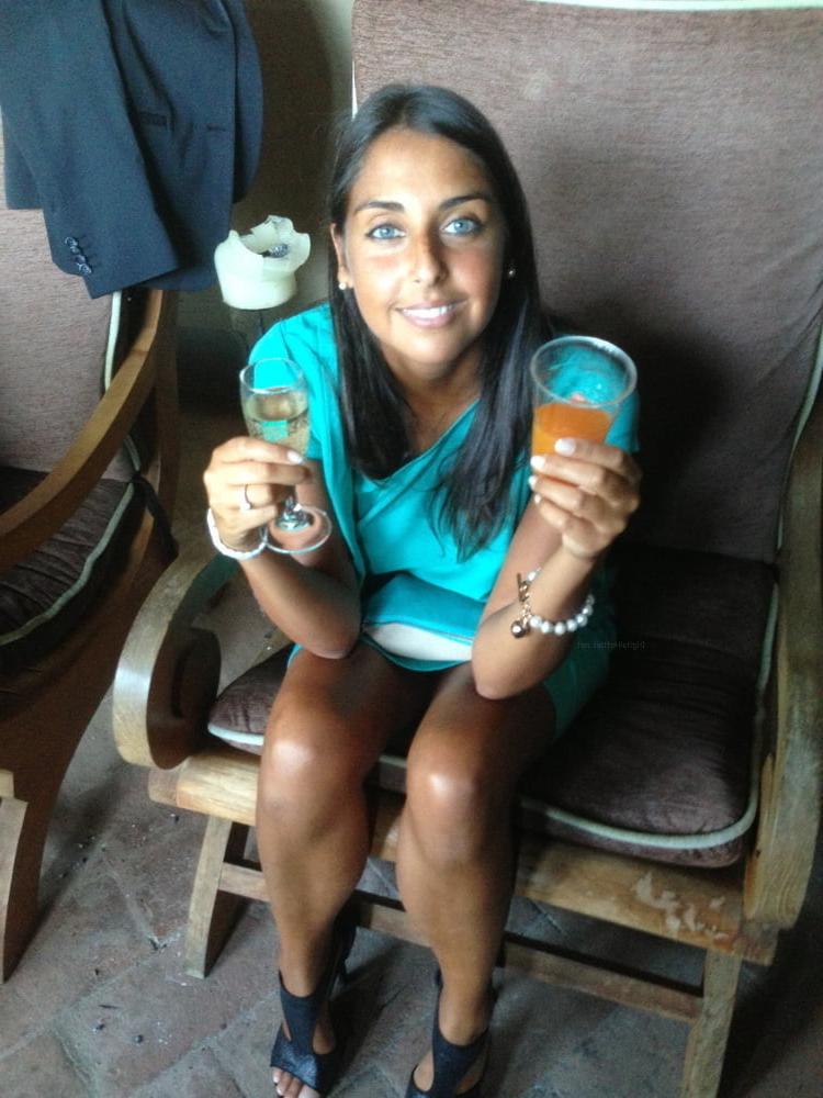 16P Nudist Brunette