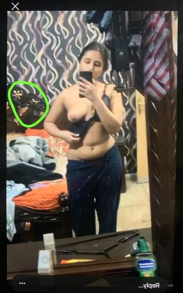 9P Famous paki tiktoker Minahil Malik leaked nude pics