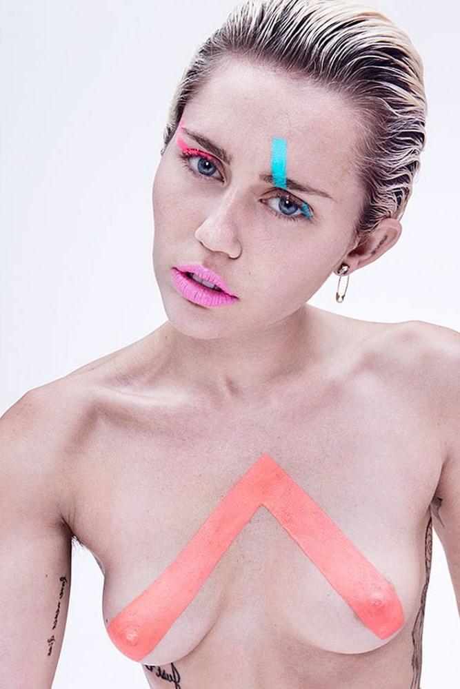 25P Miley Cyrus Nude
