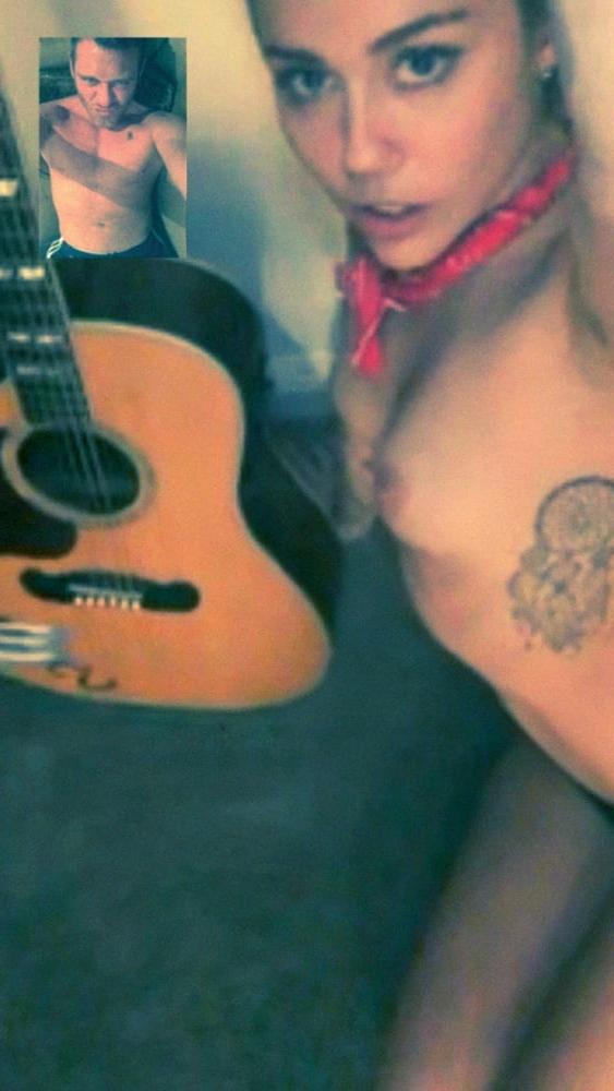25P Miley Cyrus Nude