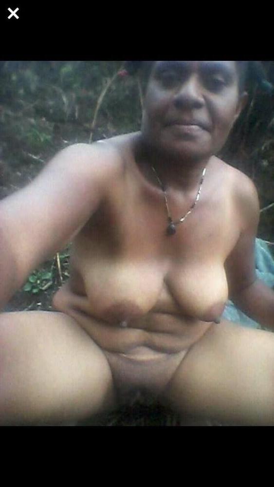 17P Mama naked play lo bush