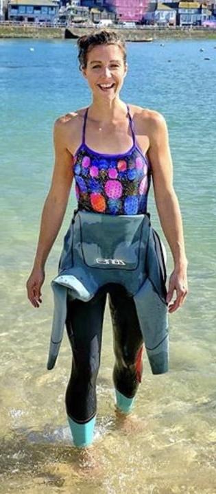 25P Wetsuit Wet Pussies 20
