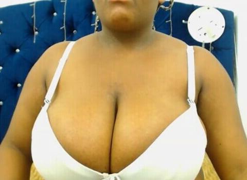 25P SOLO TETAS BIG SAGGY CUP