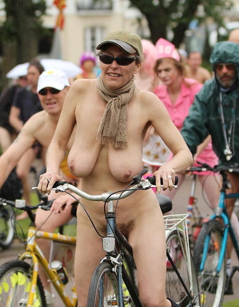 13P Big Saggy voyeur