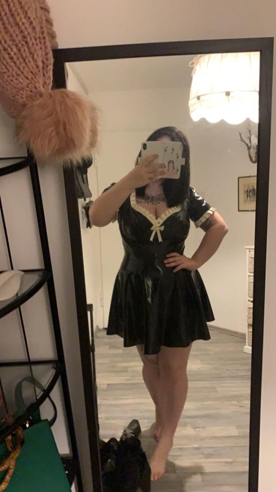 25P Latex amateur and selfie 110