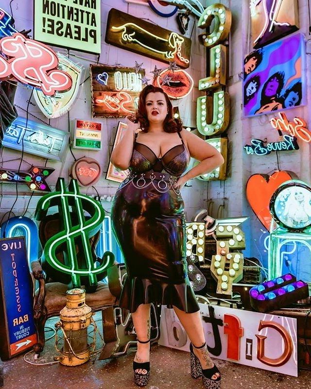 25P Latex amateur and selfie 110