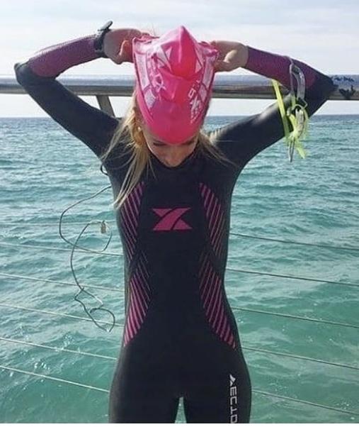 25P Wetsuit Wet Pussies 16
