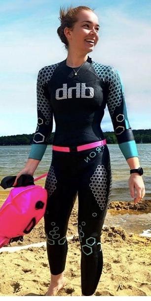 25P Wetsuit Wet Pussies 16