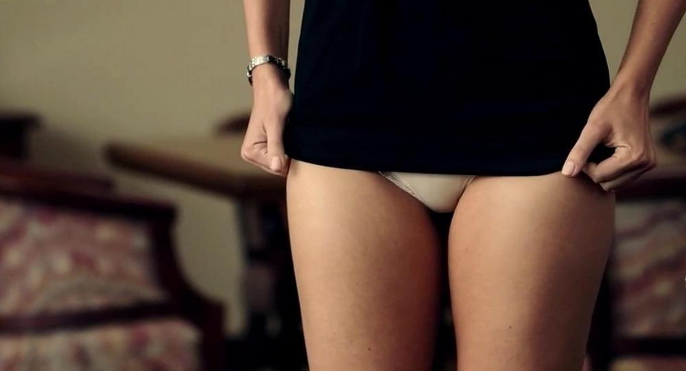 25P Margot Robbie Nude