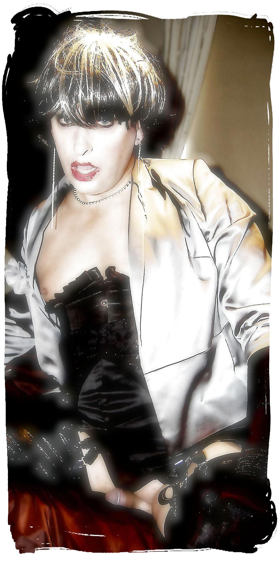 25P Satin studio.