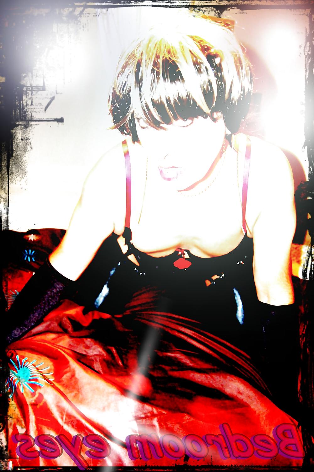 25P Satin studio.