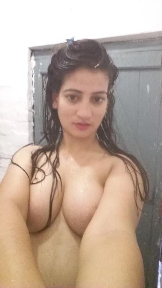 23P safa BEAUTIFUL PAKI BABE NUDE SELFIE PICS LEAKED