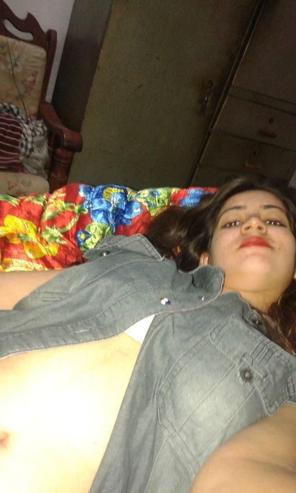 23P safa BEAUTIFUL PAKI BABE NUDE SELFIE PICS LEAKED