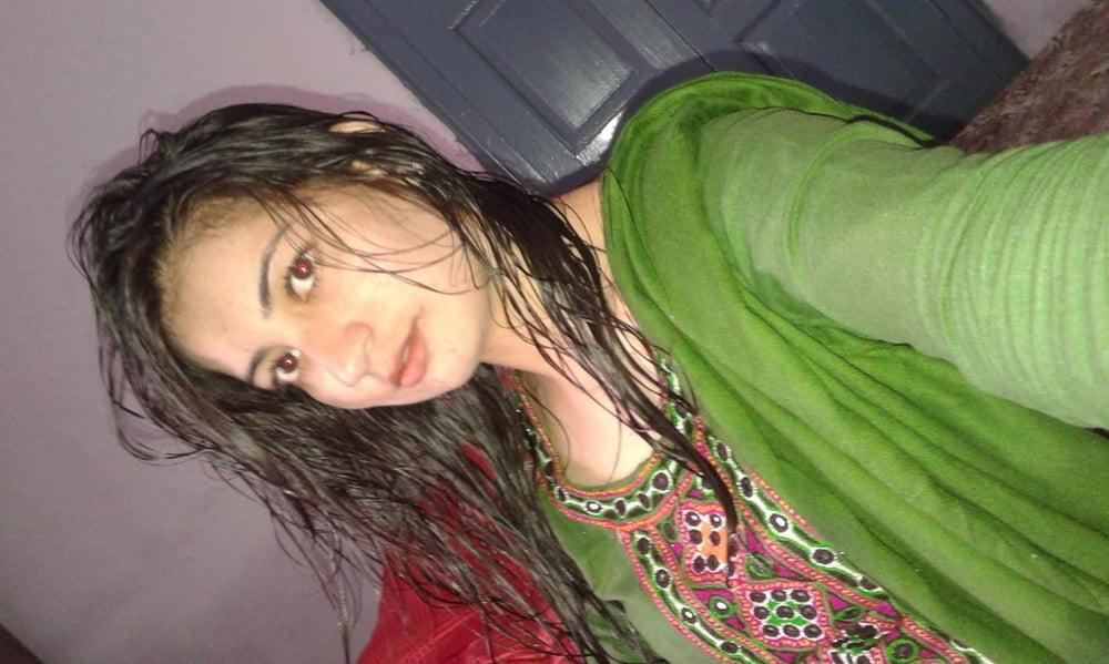 23P safa BEAUTIFUL PAKI BABE NUDE SELFIE PICS LEAKED