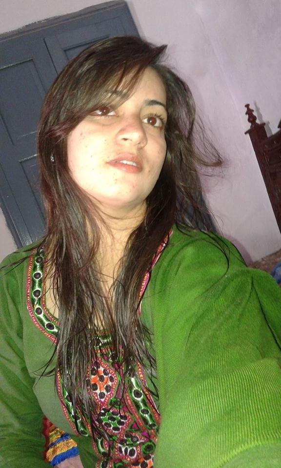 23P safa BEAUTIFUL PAKI BABE NUDE SELFIE PICS LEAKED