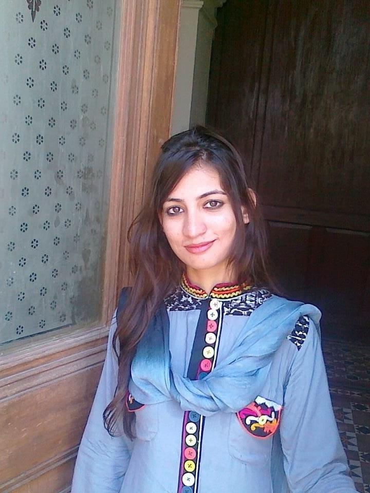 23P safa BEAUTIFUL PAKI BABE NUDE SELFIE PICS LEAKED