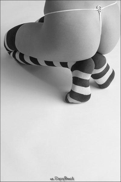 25P Black &amp; White 2