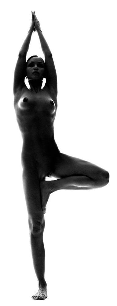 25P Black &amp; White 2