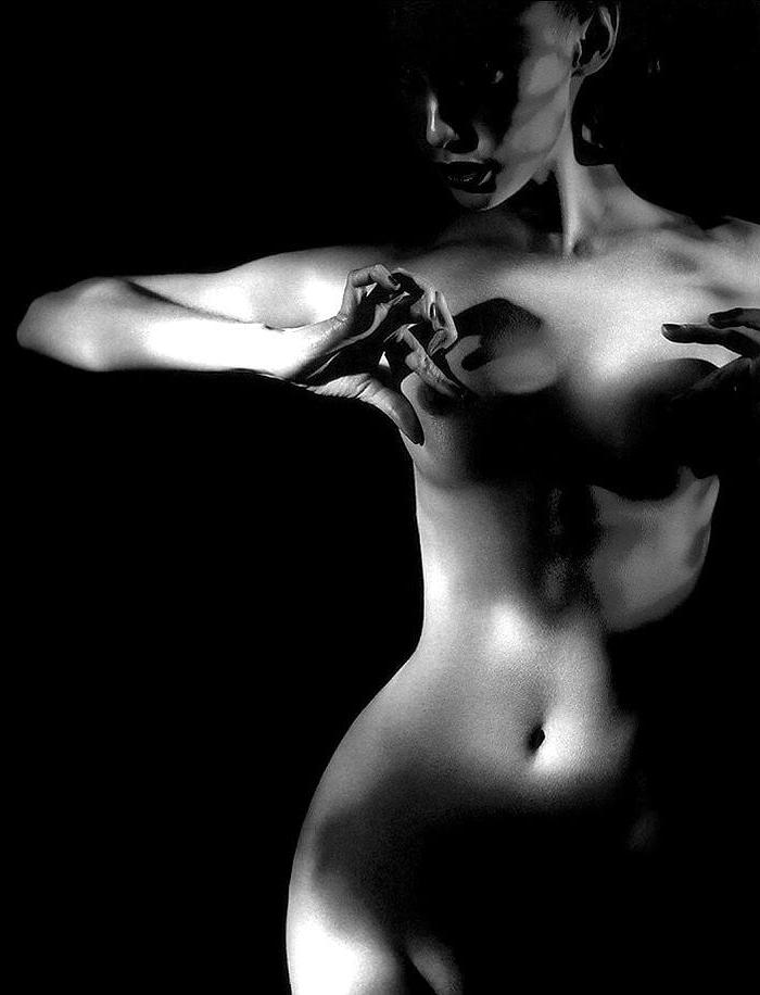 25P Black &amp; White 4