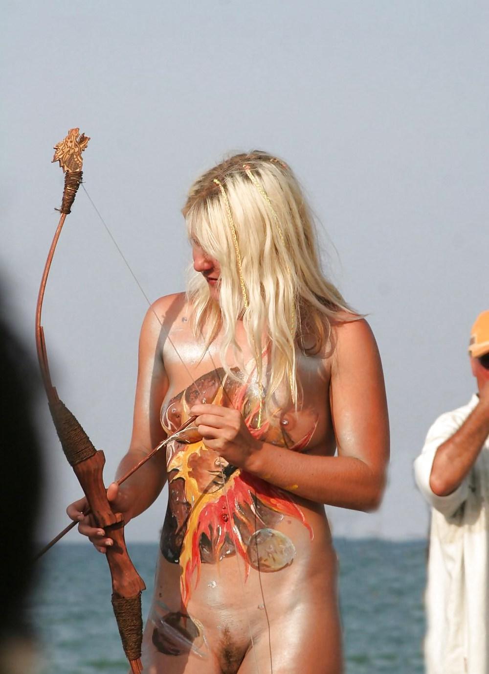 19P Nudist Girl Bodypainting 4