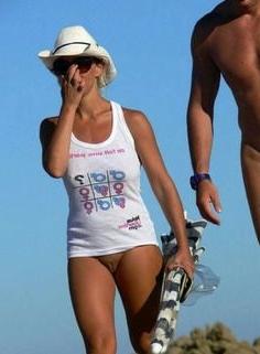 25P Nude outside