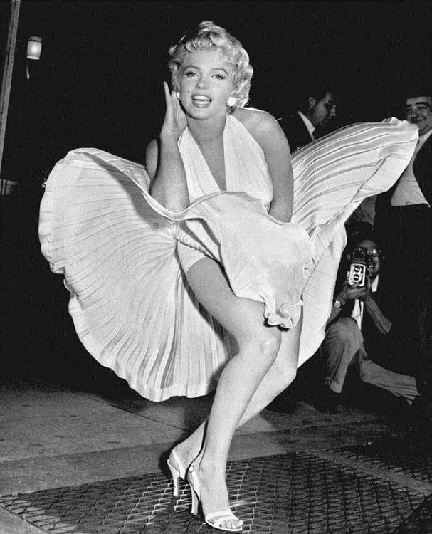 25P Marilyn Monroe Nude