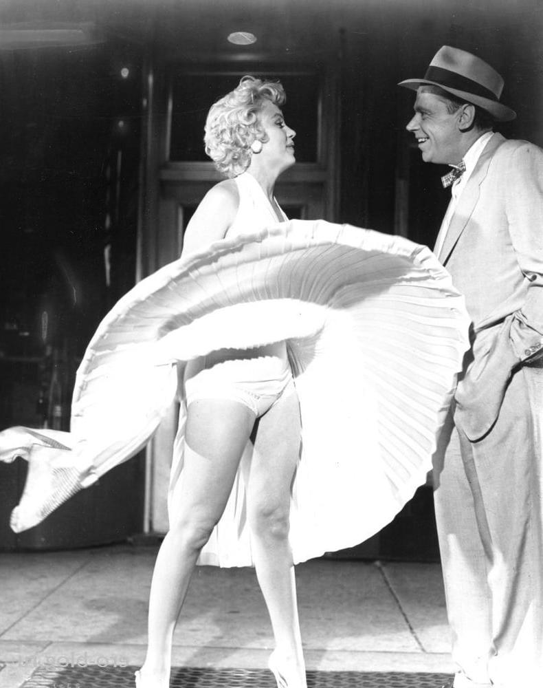 25P Marilyn Monroe Nude