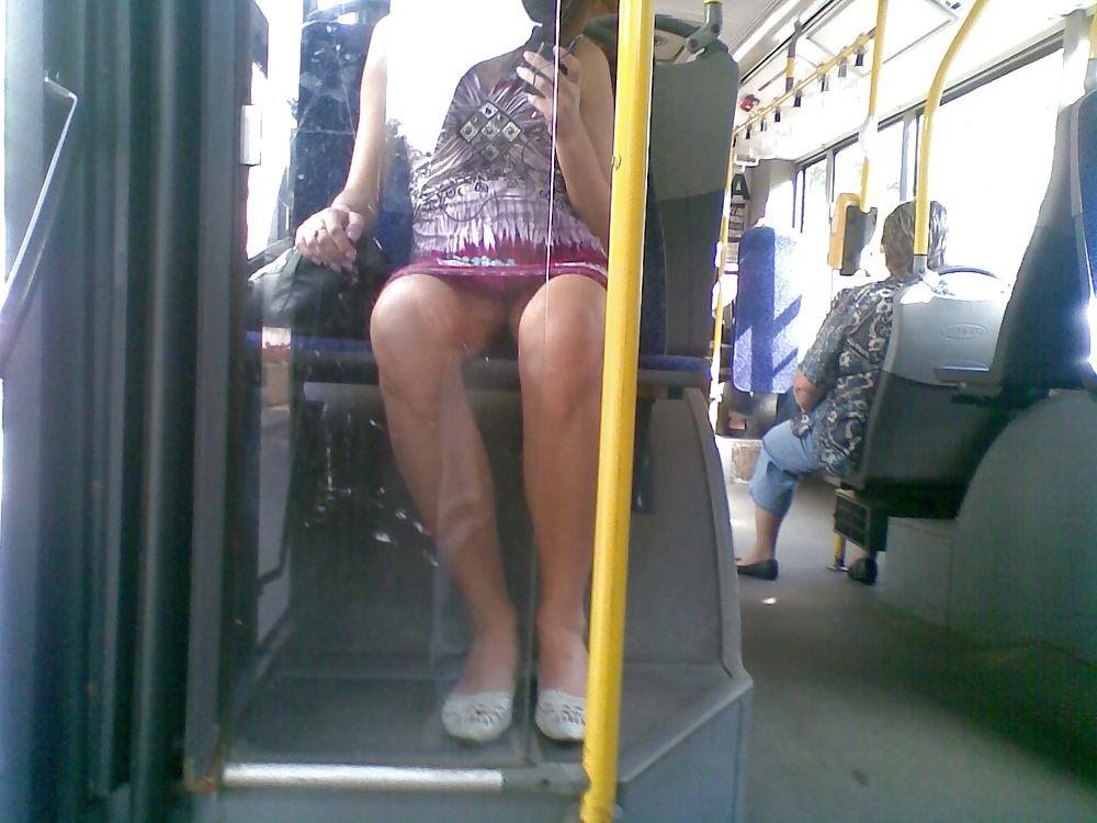 4P Upskirt in bus