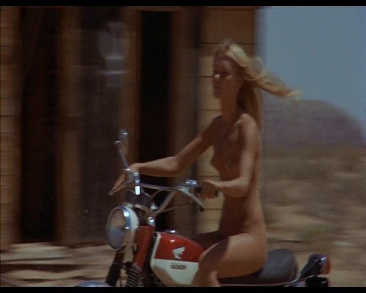 25P Vanishing Point Nude