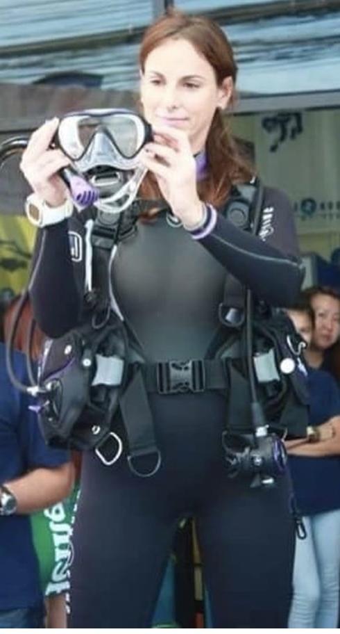 25P Wetsuit Wet Pussies 18