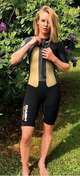 25P Wetsuit Wet Pussies 18