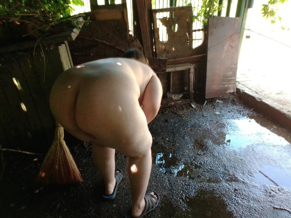 7P Bbw nude cleaning