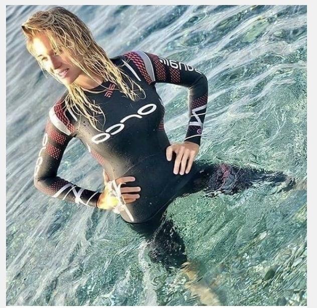 25P Wetsuit Wet Pussies 15