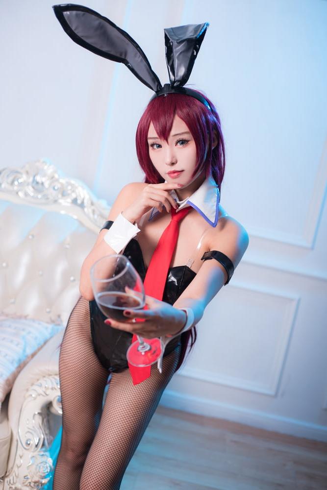 25P Cute bunny girl