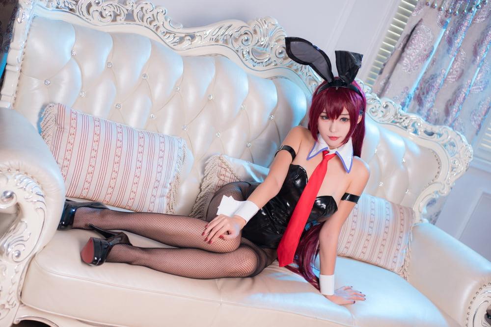 25P Cute bunny girl