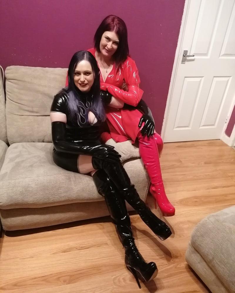 24P Latex Nikki