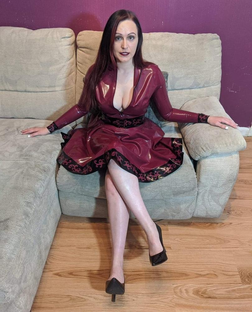 24P Latex Nikki