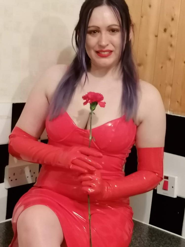 24P Latex Nikki