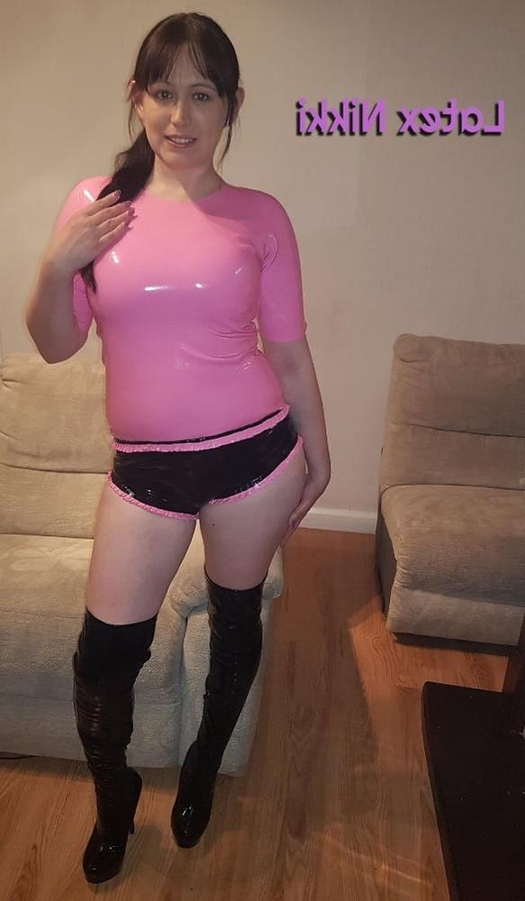 24P Latex Nikki
