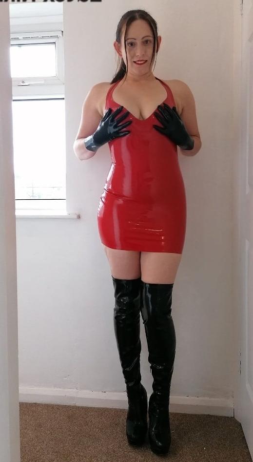24P Latex Nikki